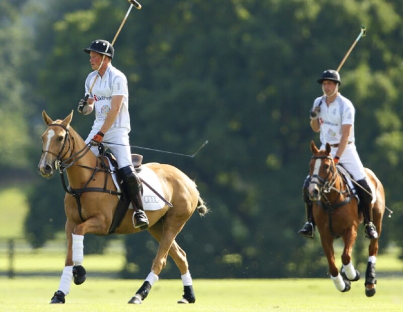 El polo es una disciplina en la que Guillermo y Enrique se divierten mucho.