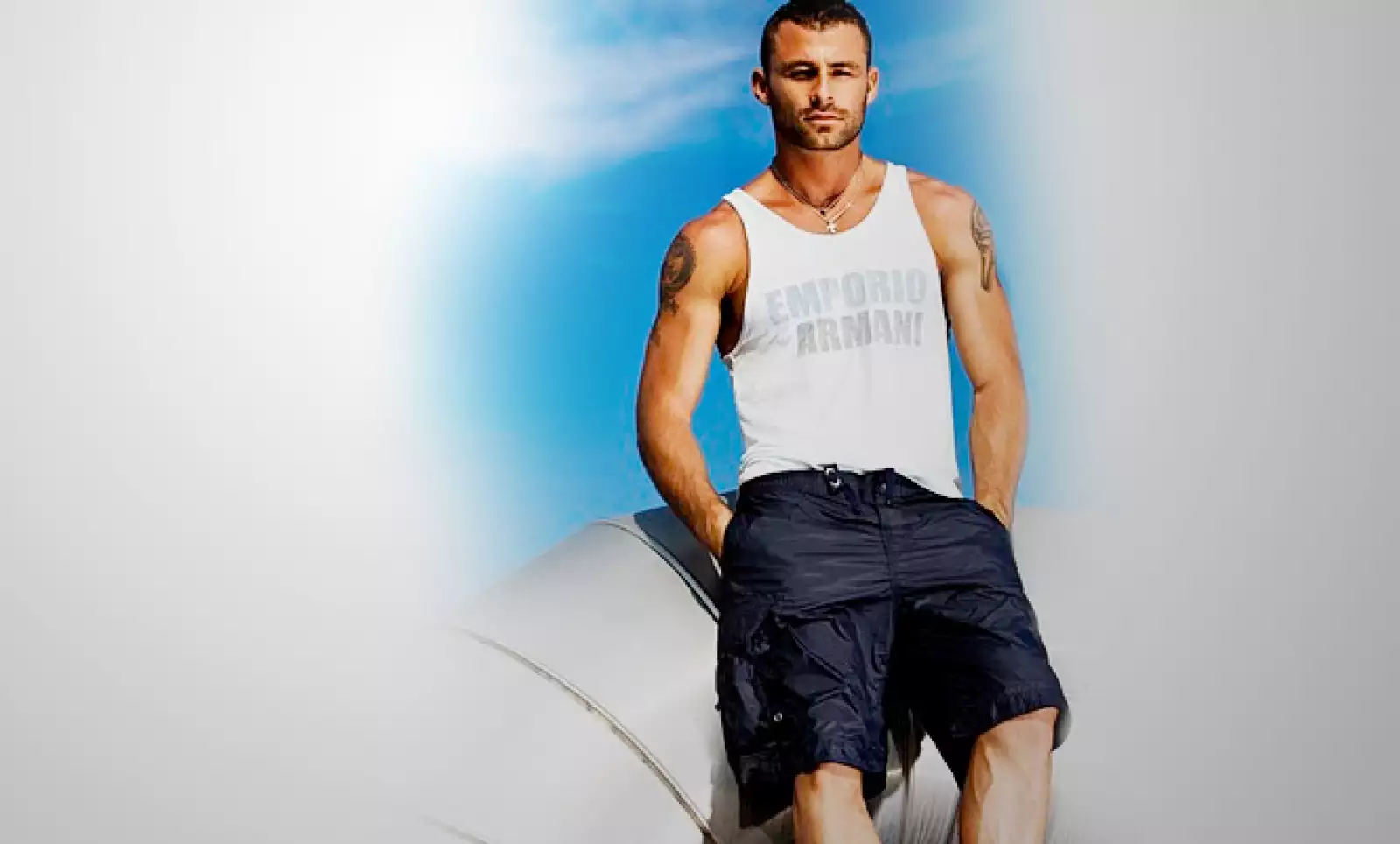 Puedes combinar tu ‘outfit’ con una camiseta de algodón, sin perder el estilo.