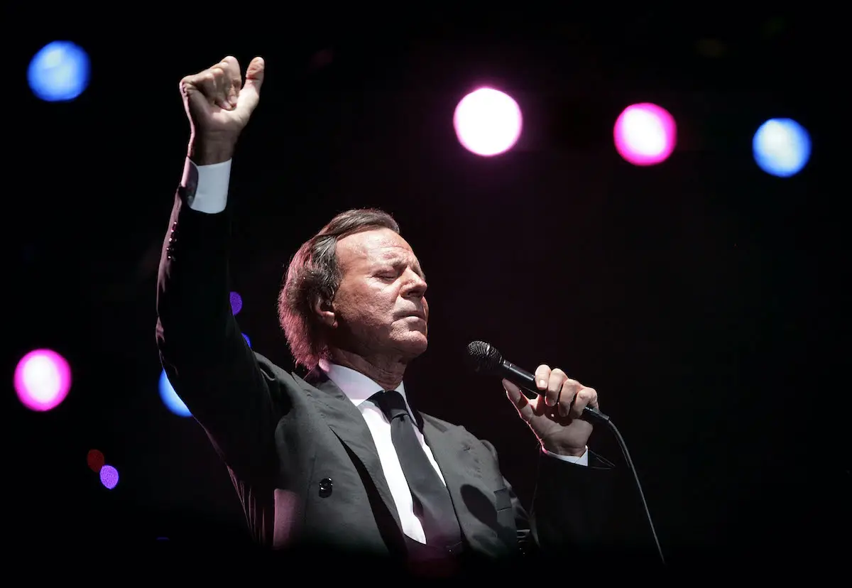 Julio Iglesias Performs in Cape Town