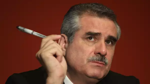 MÉXICO, D.F., 27MAYO2010.-  Enrique Yumuni, de Megacable, anunció que junto con Televisa y Telefónica han formado un consorcio que ofreció alrededor de 2 mil 400 millones para ganar la licitación de fibra oscura de la Comisión Federal de Electricidad.
FOTO: MOISÉS PABLO/CUARTOSCURO.COM