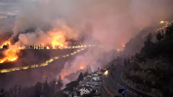 INCENDIO-ECUADOR-QUITO