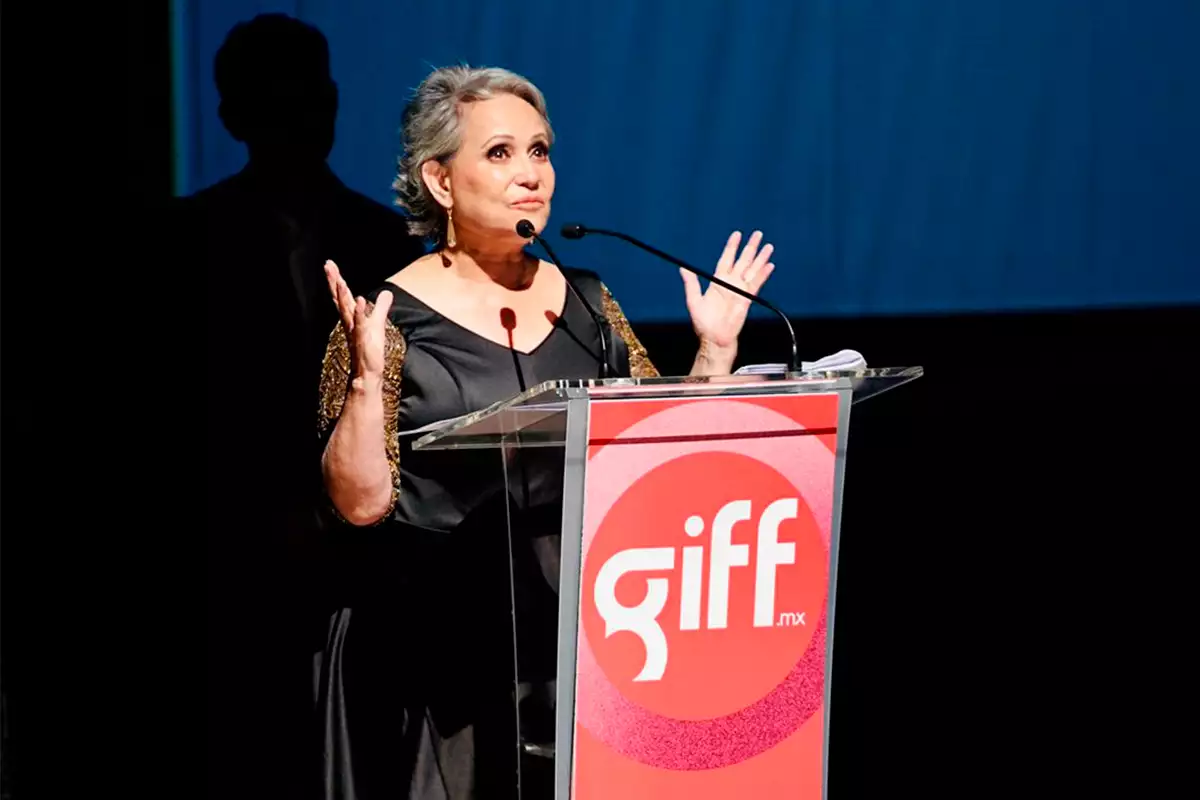 Adriana Barraza.jpg