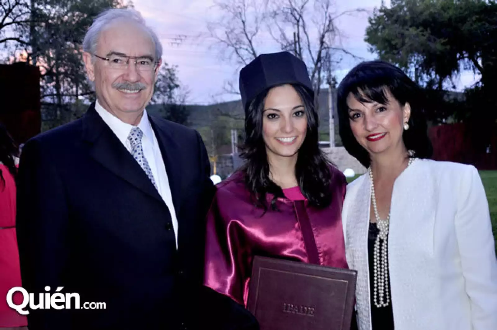 Javier Valenzuela, Ana Lorena Valenzuela y Ana Luisa Ochoa de Valenzuela