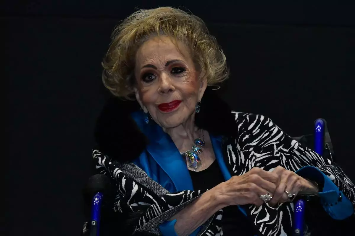 silvia-pinal (3).jpg