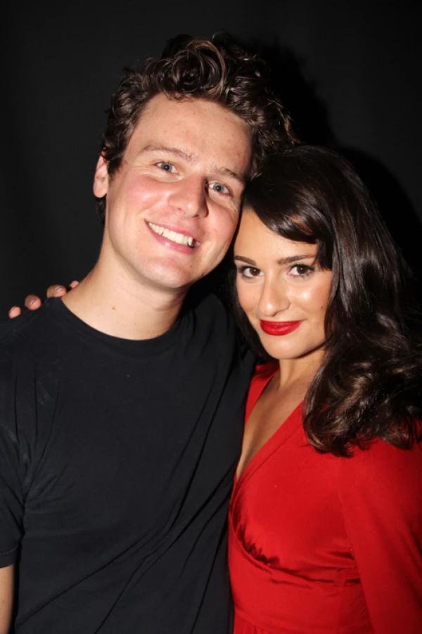 Lea Michele y Jonathan Groff