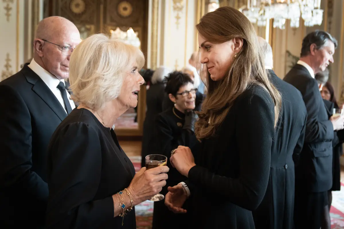 La reina Camila y la princesa Kate son buenas amigas