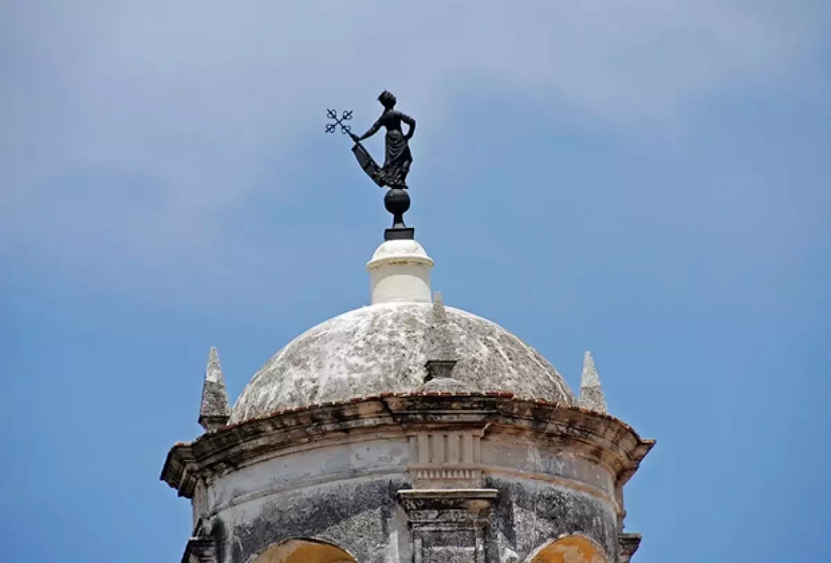 La torre del Castillo de la Real Fuerza en la Plaza de Armas.