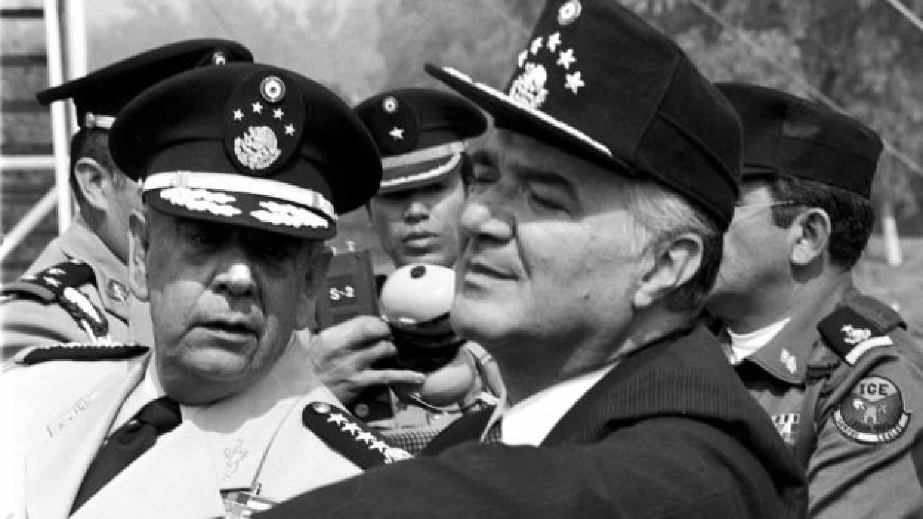 Miguel de la Madrid un sexenio marcado por la crisis Miguel de la Madrid un sexenio marcado por la crisis