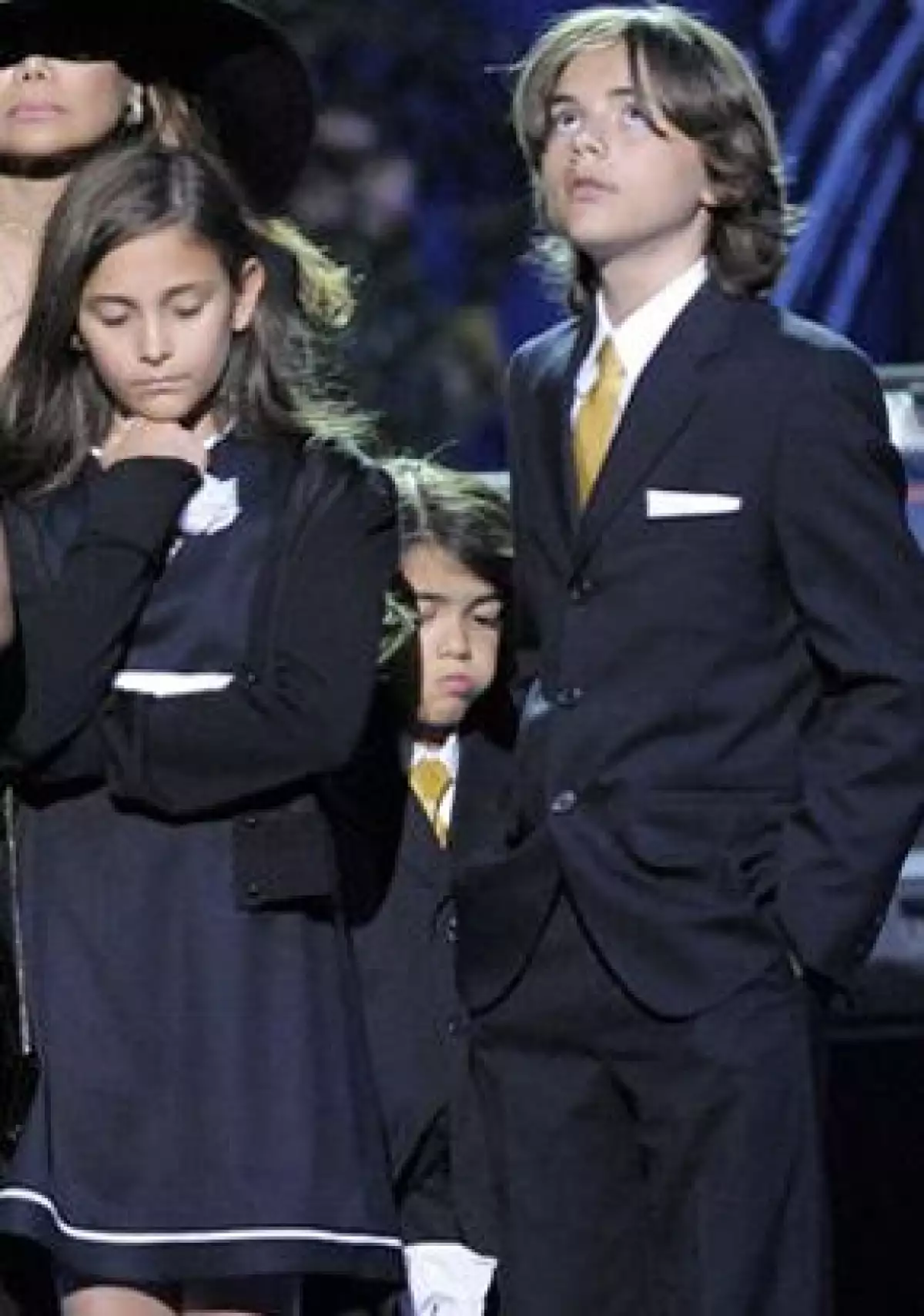 Los 5.5 mdd recuperados podrían cubrir los gastos y la mensualidad familiar en ayuda a los niños Jackson, pese a la deuda del cantante, que asciende al menos a 400 millones de dólares.