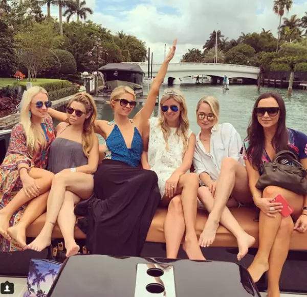 El festejo empezó muy temprano con un viaje en yate por la costa.