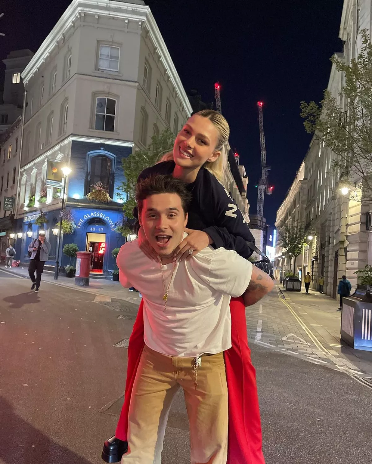 brooklyn beckham nicola peltz