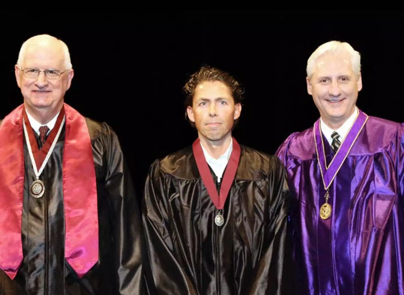 Romero, quien por cierto egresó de la Ibero en 1995, fue nombrado en 2013 Miembro Honorario del American Institute of Architects. Aquí con Ronald Skaggs y Mickey Jacob.