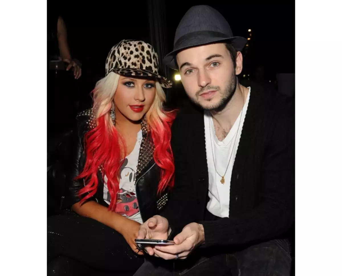 El portal "US Magazine" contó esta tarde que Max, el hijo de seis años de la cantante tendrá una hermanita. Ella y Matt Rutler, su prometido, están muy emocionados.