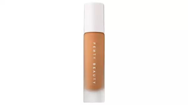 FENTY-BASE-MAQUILLAJE-A PRUEBA-SUDOR-LAGRIMAS-AGUA-DURACION-MAQUILLAJE.jpg