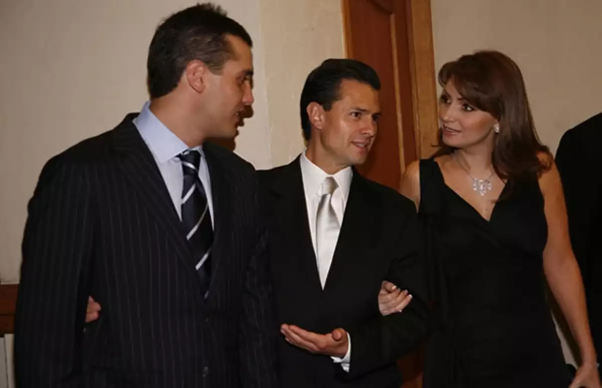 Jorge Emilio González con Enrique Peña Nieto y La Gaviota.