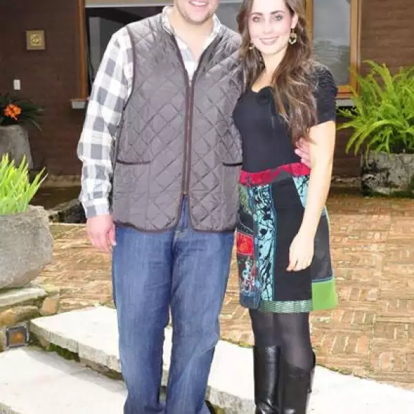 Civil Bety Vega y Rene Palme