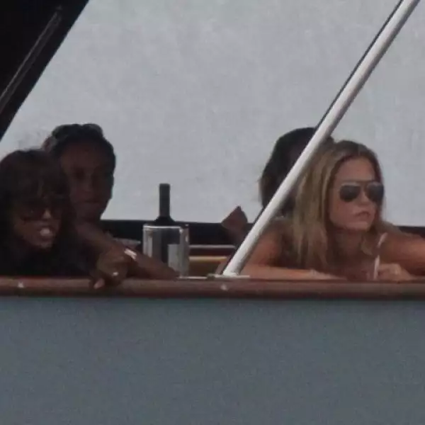 Naomi Campbell y Bar Rafaeli estuvieron en el mediterraneo.