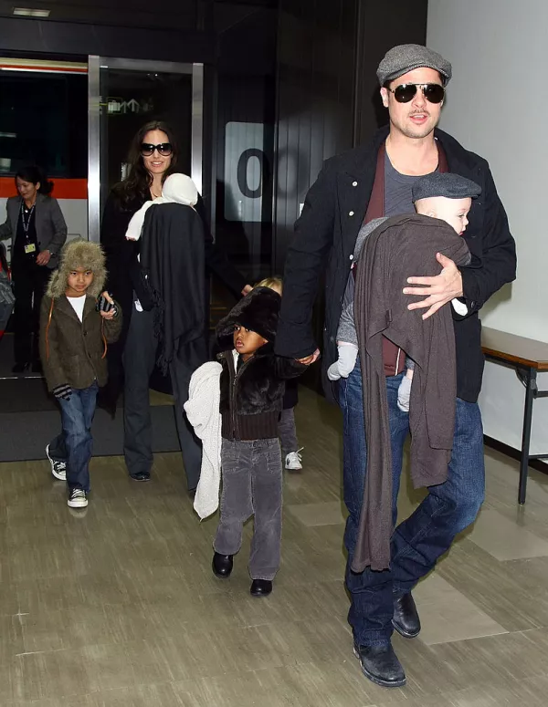 angelina-jolie-brad-pitt-niños