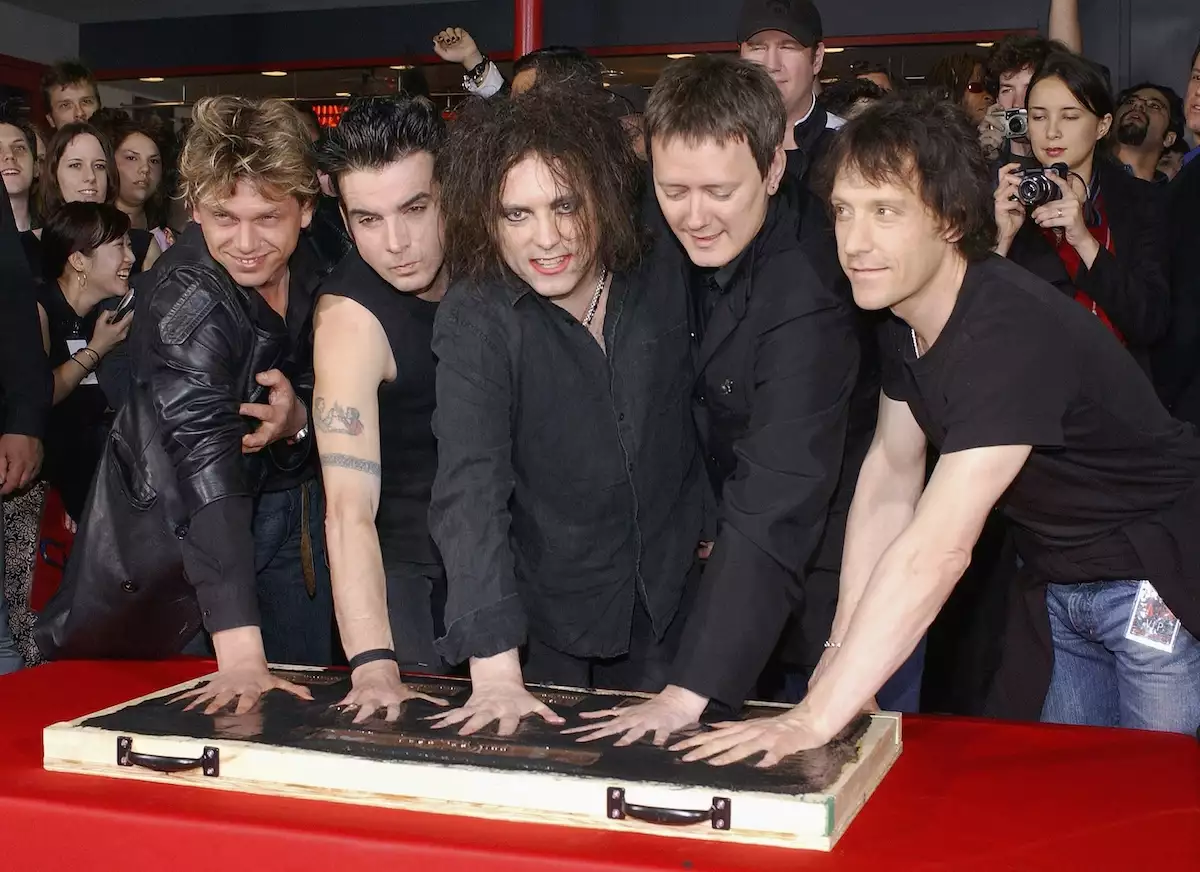 Muere Perry Bamonte guitarrista y tecladista de The Cure