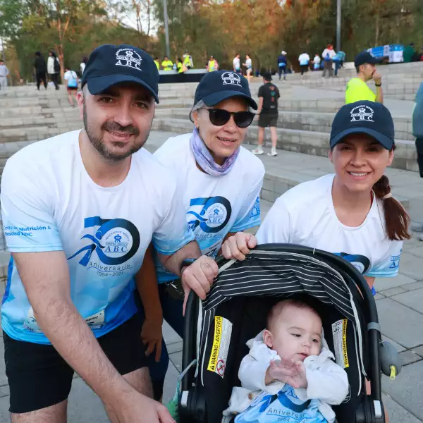 Fernando  Iñarra, Martha Talboy, Julen Iñarra Villar y Ale Vil