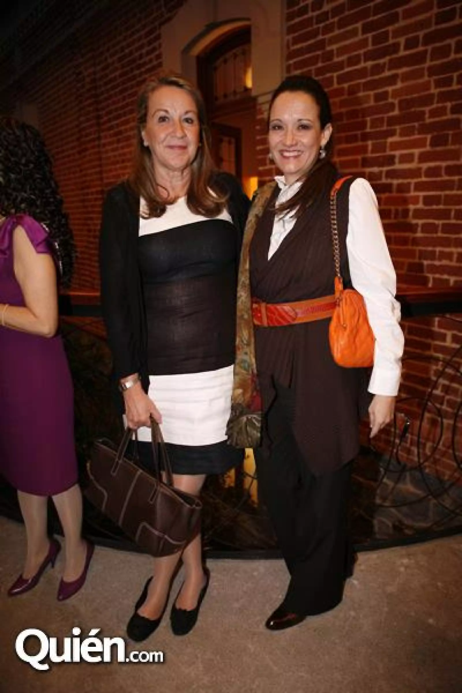 Carmen Almeida,Lourdes de Alvarez