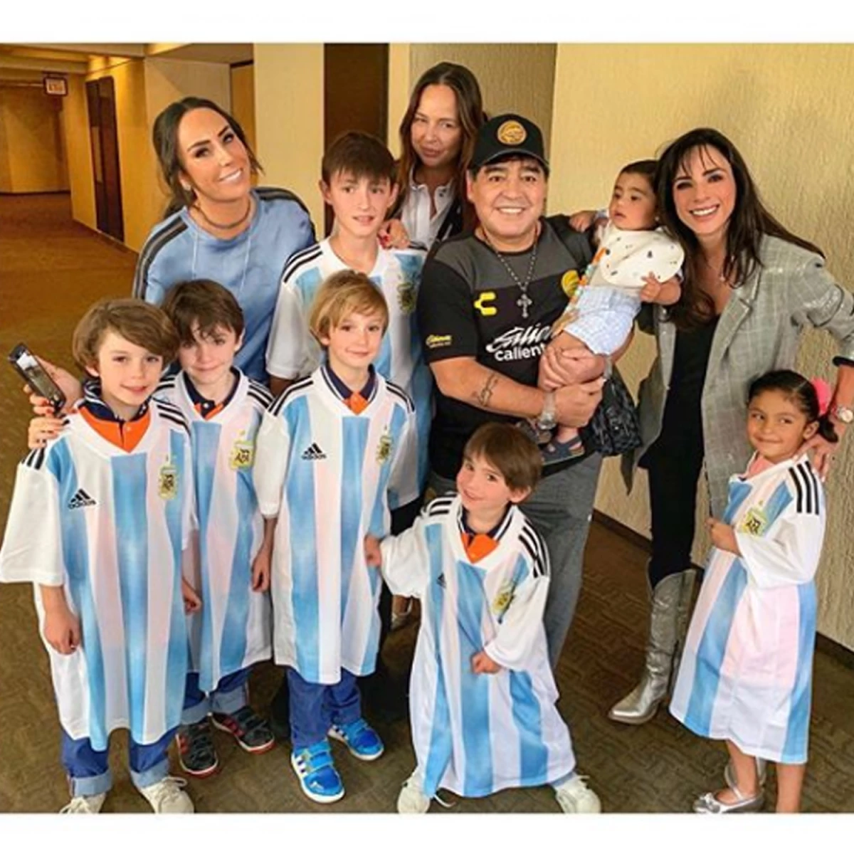 MARADONAines.jpg