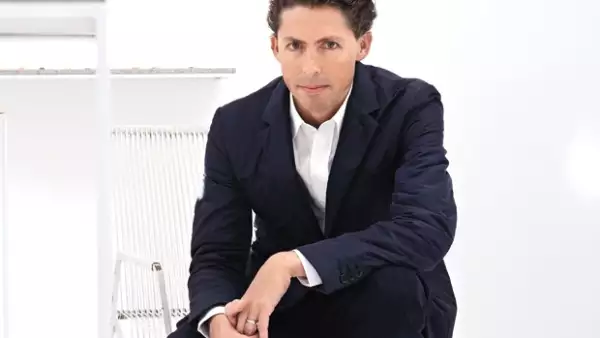 El yerno de Carlos Slim y Norman Foster serán los responsables del nuevo rostro de entrada al país. Conoce quién es el arquitecto, quien ha asegurado que desea transformar a México.