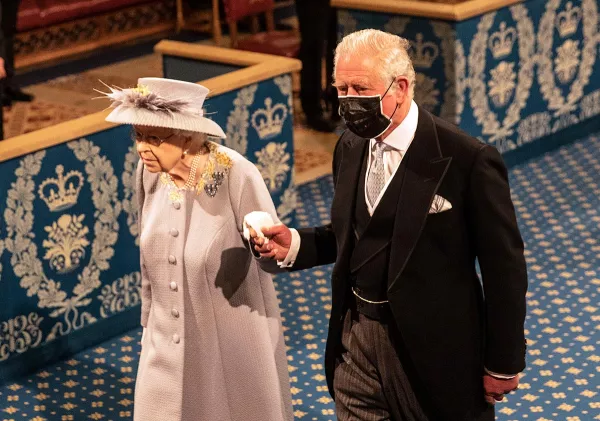 Isabel II y el Príncipe Carlos