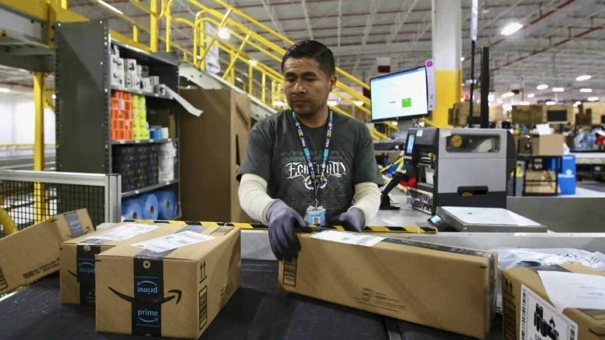 Amazon desarrolla teléfonos inteligentes y un decodificador con base en Internet.  (Foto: AP)