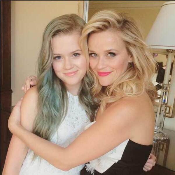 Esta fue una de las primeras fotos en las que se veía el increíble parecido de Reese y su hija.