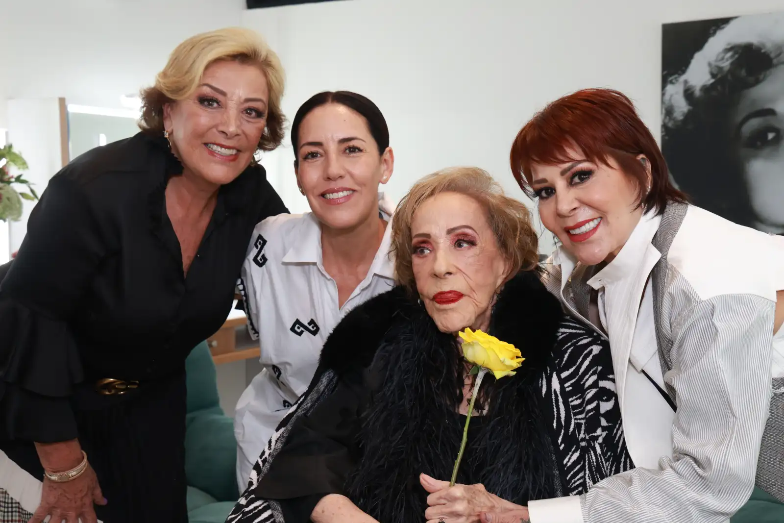Sylvia Pasquel, Stephanie Salas, Silvia Pinal y Alejandra Guzmá