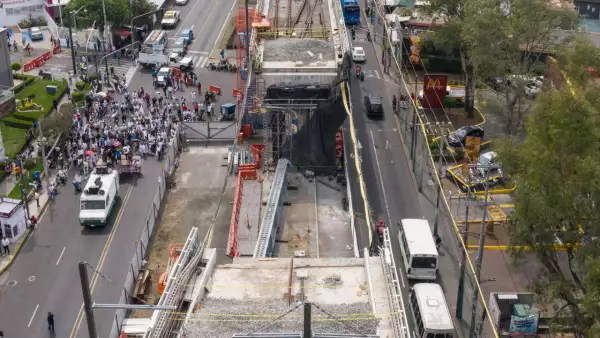 Toma panorámica de la “zona cero” en donde hoy se cumple un año del desplome de una trabe del metro de la Línea 12 en donde 26 personas perdieron la vida y 98 más resultaron lesionados.