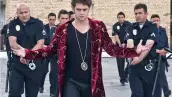 La productora dio a conocer las primeras imágenes del cantante durante el rodaje de la serie que es transmitida por televisión de paga.