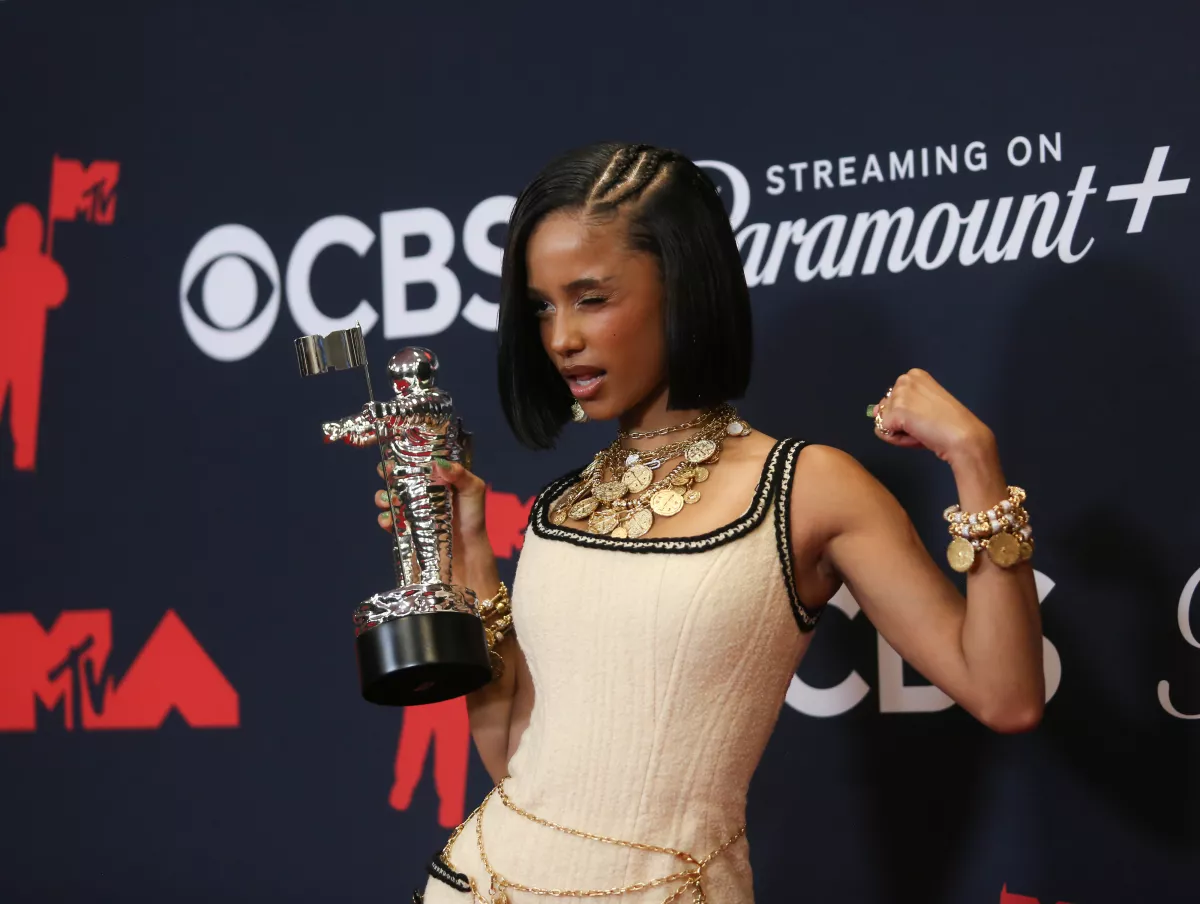 tyla chanel vmas 2025