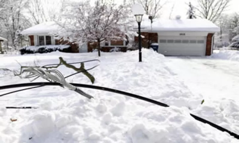 Las autoridades esperan que las temperaturas suban a partir de la noche del martes. (Foto: Reuters)