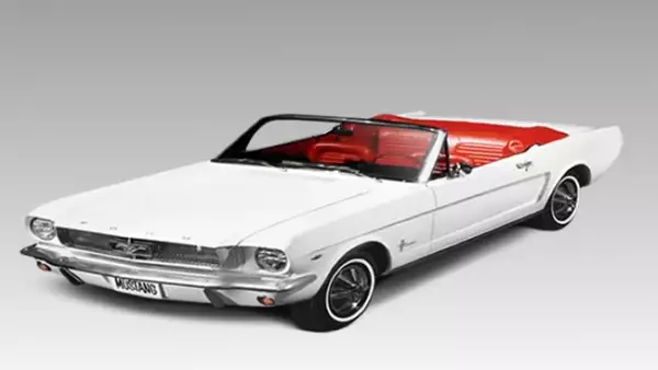 Modelo 1965 (64 �). Este auto en color Wimbledon White fue el primero que sali� de planta
