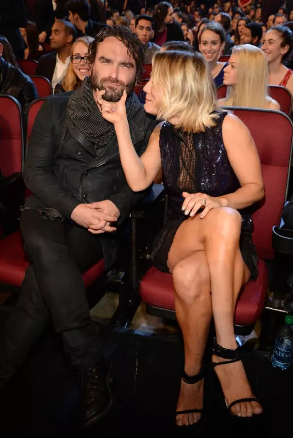 Kaley se separó de su ex esposo en septiembre del año pasado; mientras que Johnny se rumora, tiene nueva novia.