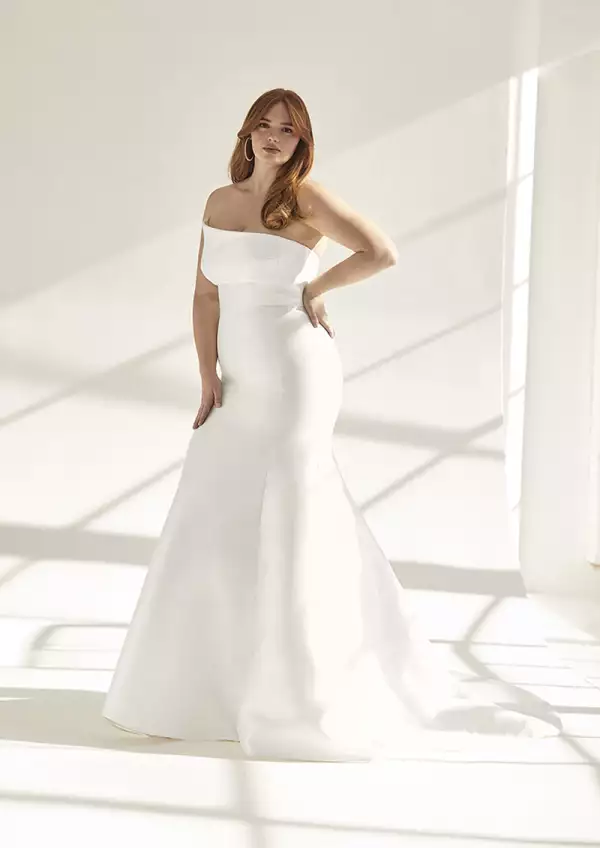 ashley-graham-pronovias-2