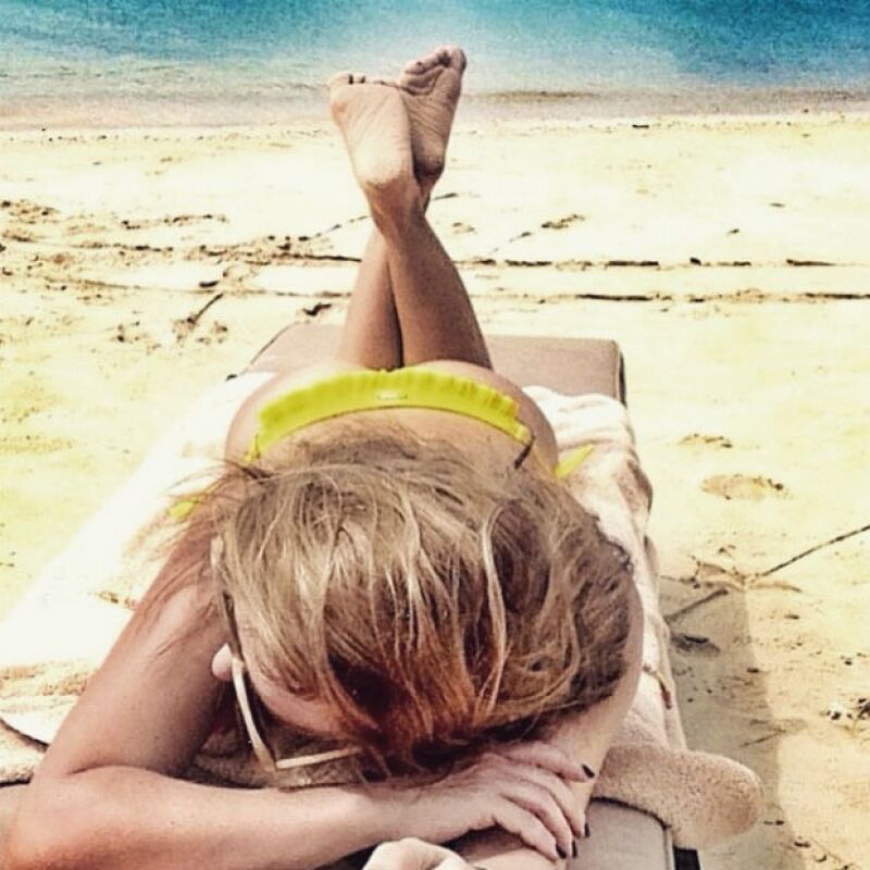 Érika muestra su figura de envidia en sus fotos en bikini.