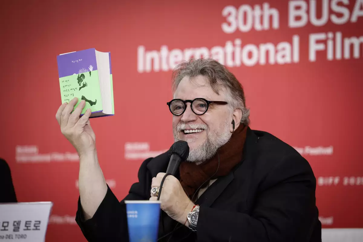 Del Toro se declaró como gran fanático de la obra de Mary Shelley. "Para mí, es la biblia".