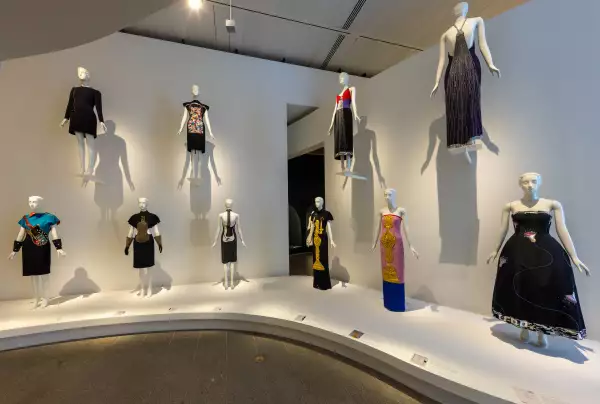 Foto: The Costume Institute; Karl Lagerfeld: A Line of Beauty (2023)