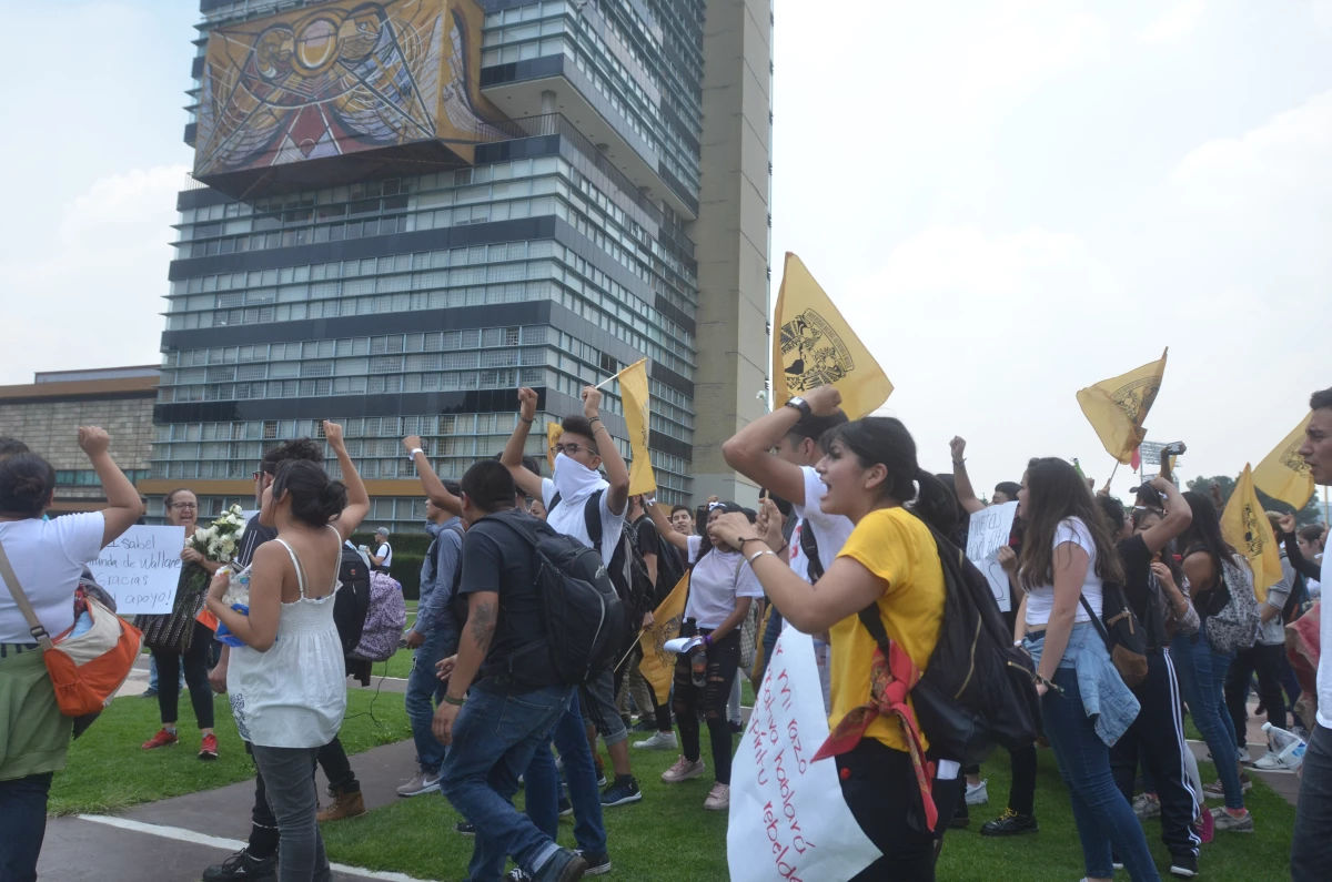 Marcha_estudiantes_CCH-2.jpg
