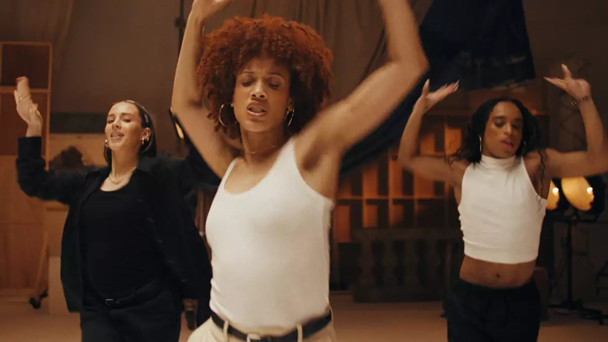 El éxito de Jungle, su amor por México y su nueva colaboración con GAP