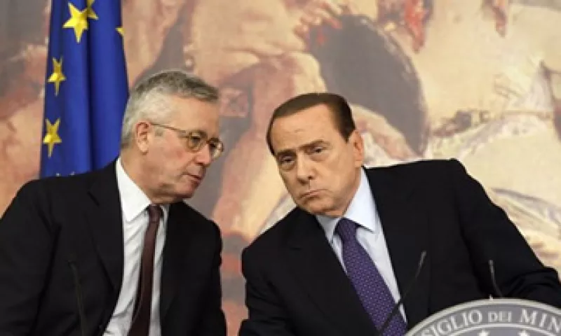 El primer ministro de Italia, Silvio Berlusconi y el ministro de Hacienda, Giulio Tremonti se reunieron con las autoridades para discutir los recortes. (Foto: Reuters)