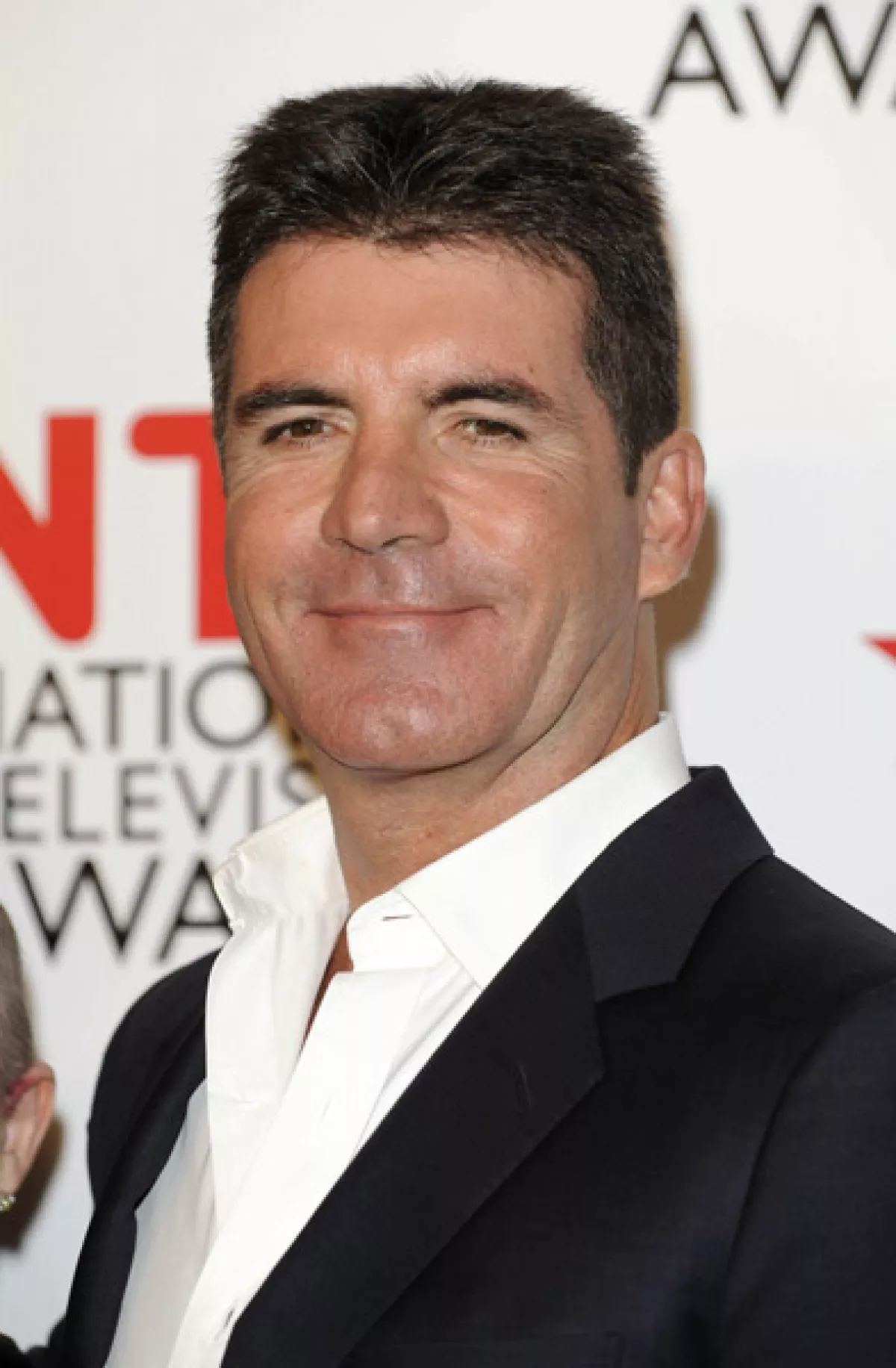 En el noveno esta Simon Cowell.