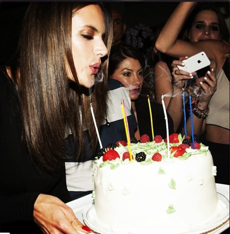 Alessandra recibió cientos de felicitaciones por sus 33 años.