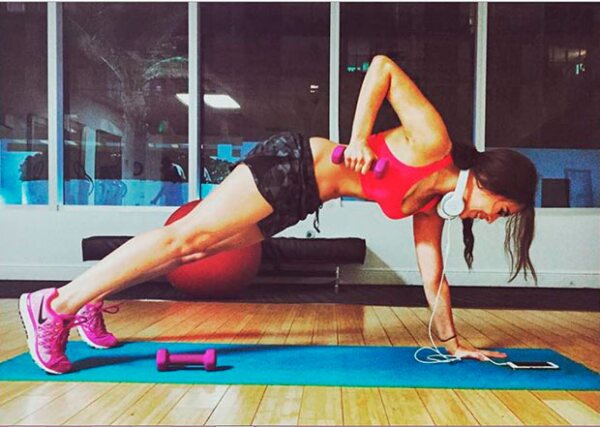 La cantante ha trabajado arduamente su cuerpo y ya son notorios los resultados, luce más atractiva que nunca.
