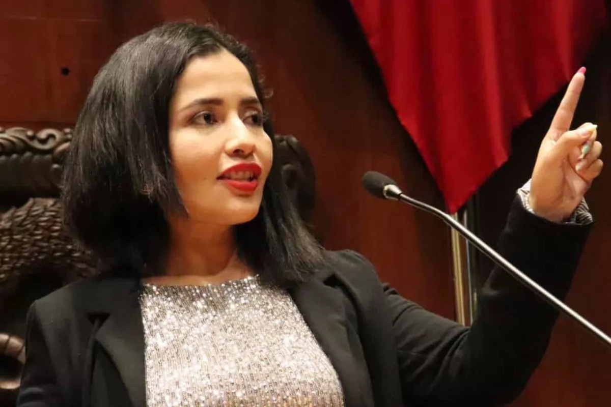 claudia balderas renta.jpg