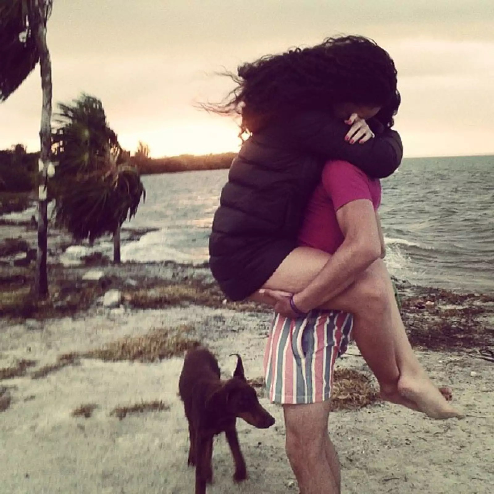 Ambos comparten lo mejor de su día juntos, a veces la misma imagen, cada uno desde su perspectiva.