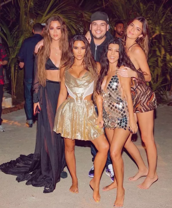 fiesta-kim-kardashian.jpg